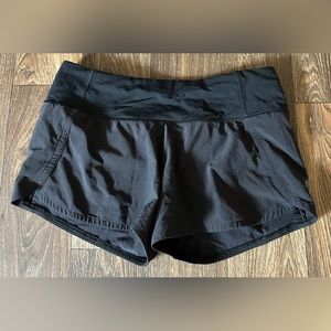 Lululemon shorts size 6
